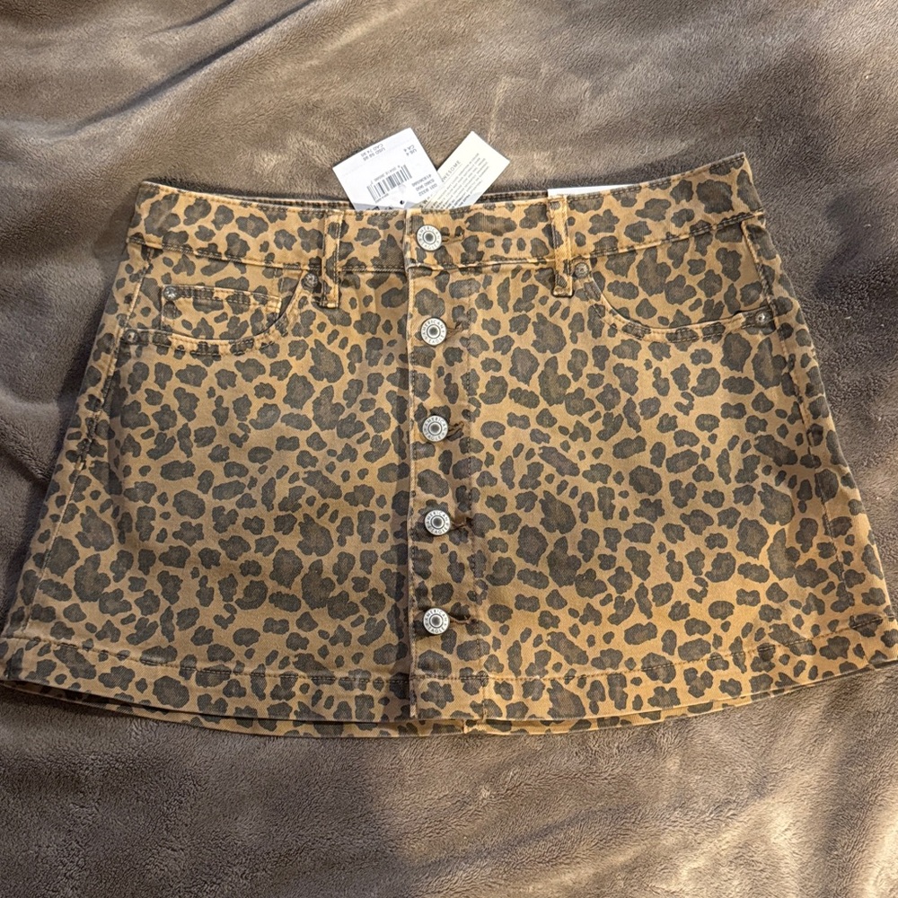 American Eagle leopard mini skirt